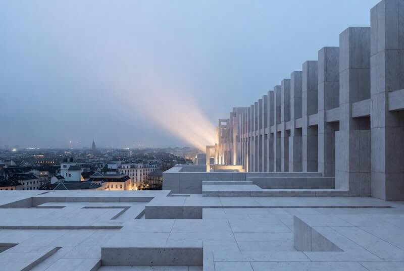 OpenAI at $852B, Anthropic at $380B: Secondary Markets Aren’t Buying the Script